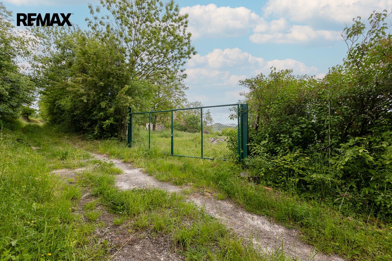 Prodej pozemku 2061 m² - foto 5