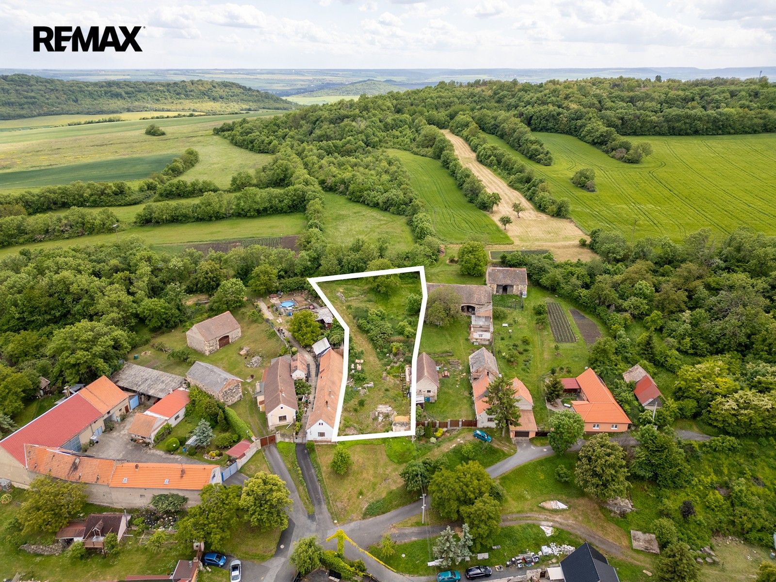 Prodej pozemku 2061 m² - foto 3