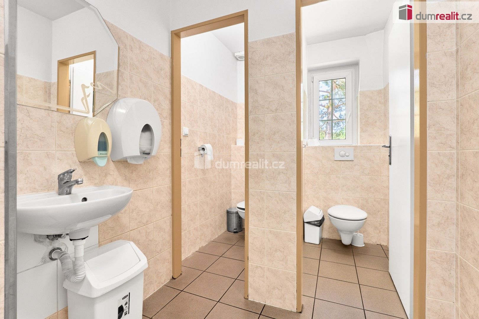 Pronájem komerčního prostoru 206 m² - foto 15