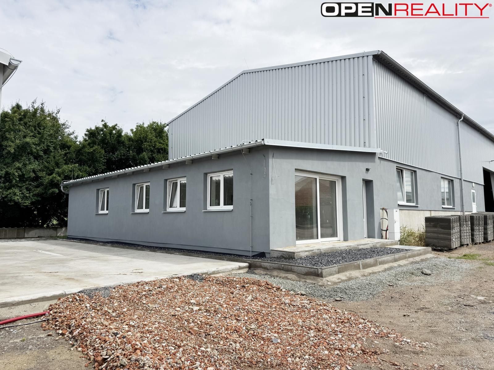 Pronájem komerčního prostoru 981 m² - foto 1