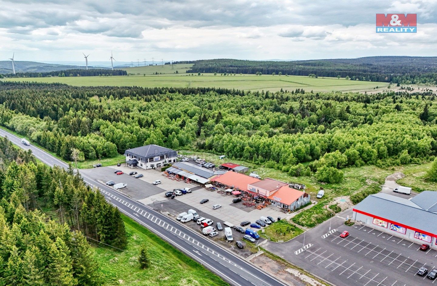 Prodej komerčního prostoru 693 m² - foto 3