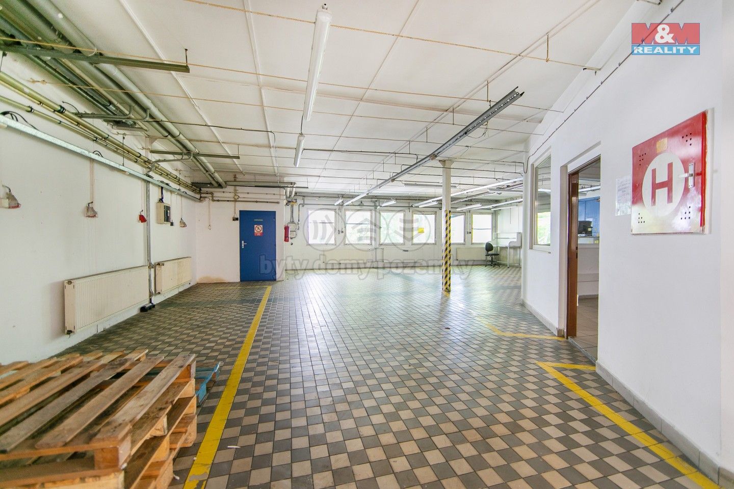 Prodej komerčního prostoru 4311 m² - foto 22