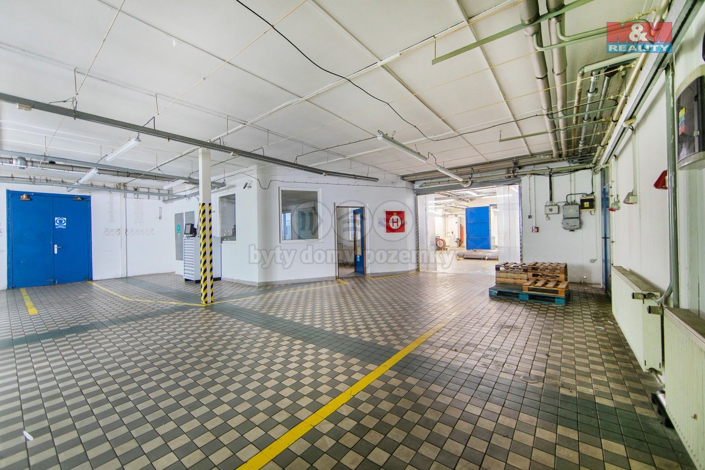 Prodej komerčního prostoru 4311 m² - foto 24