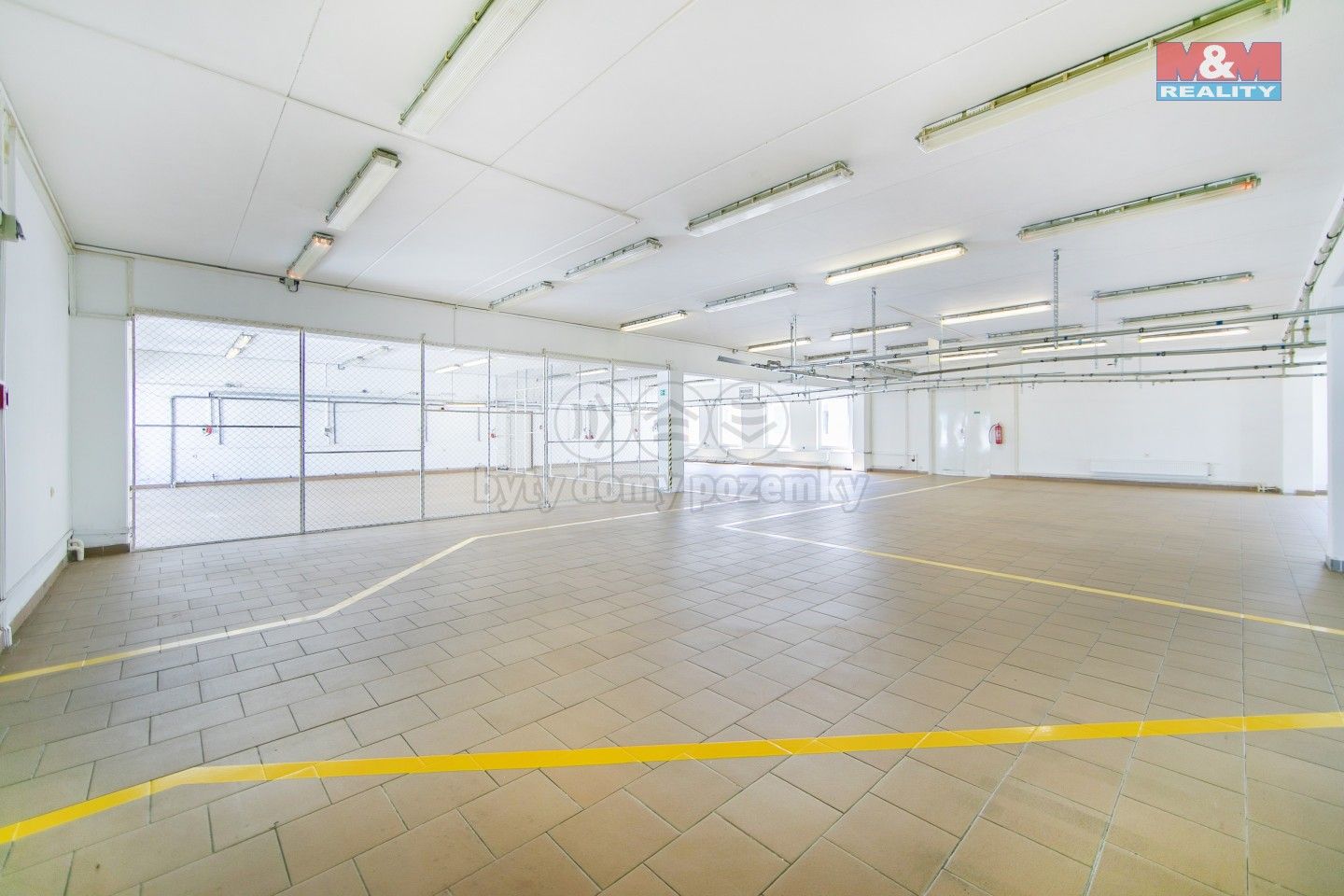 Prodej komerčního prostoru 4311 m² - foto 37
