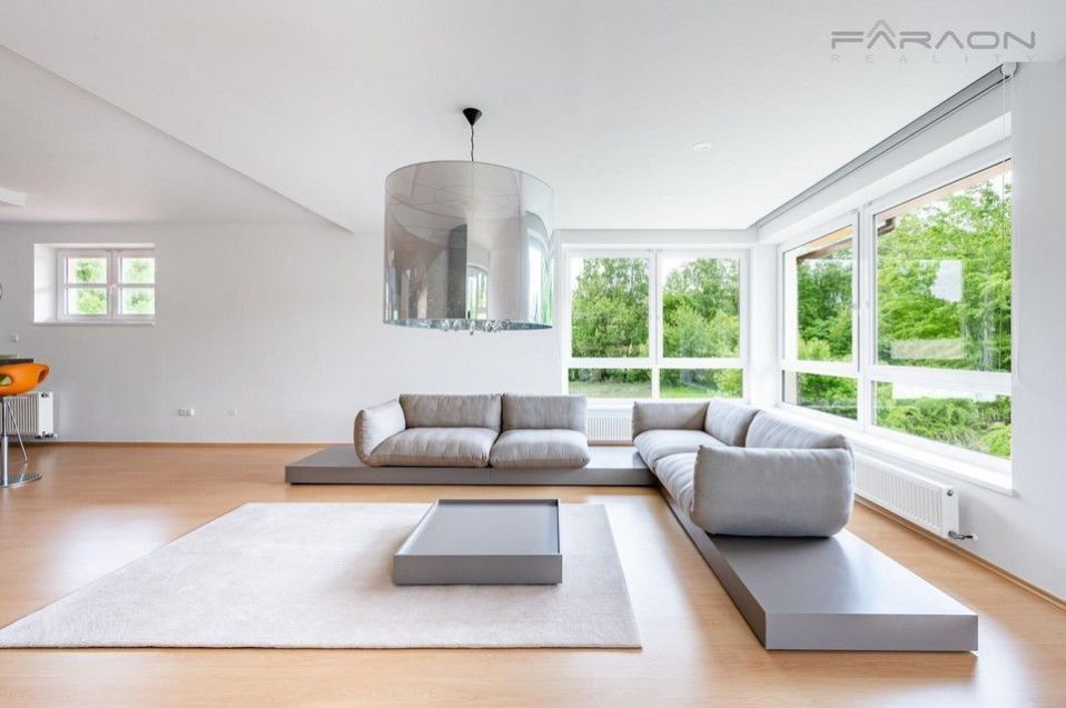 Pronájem domu 270 m² - foto 1
