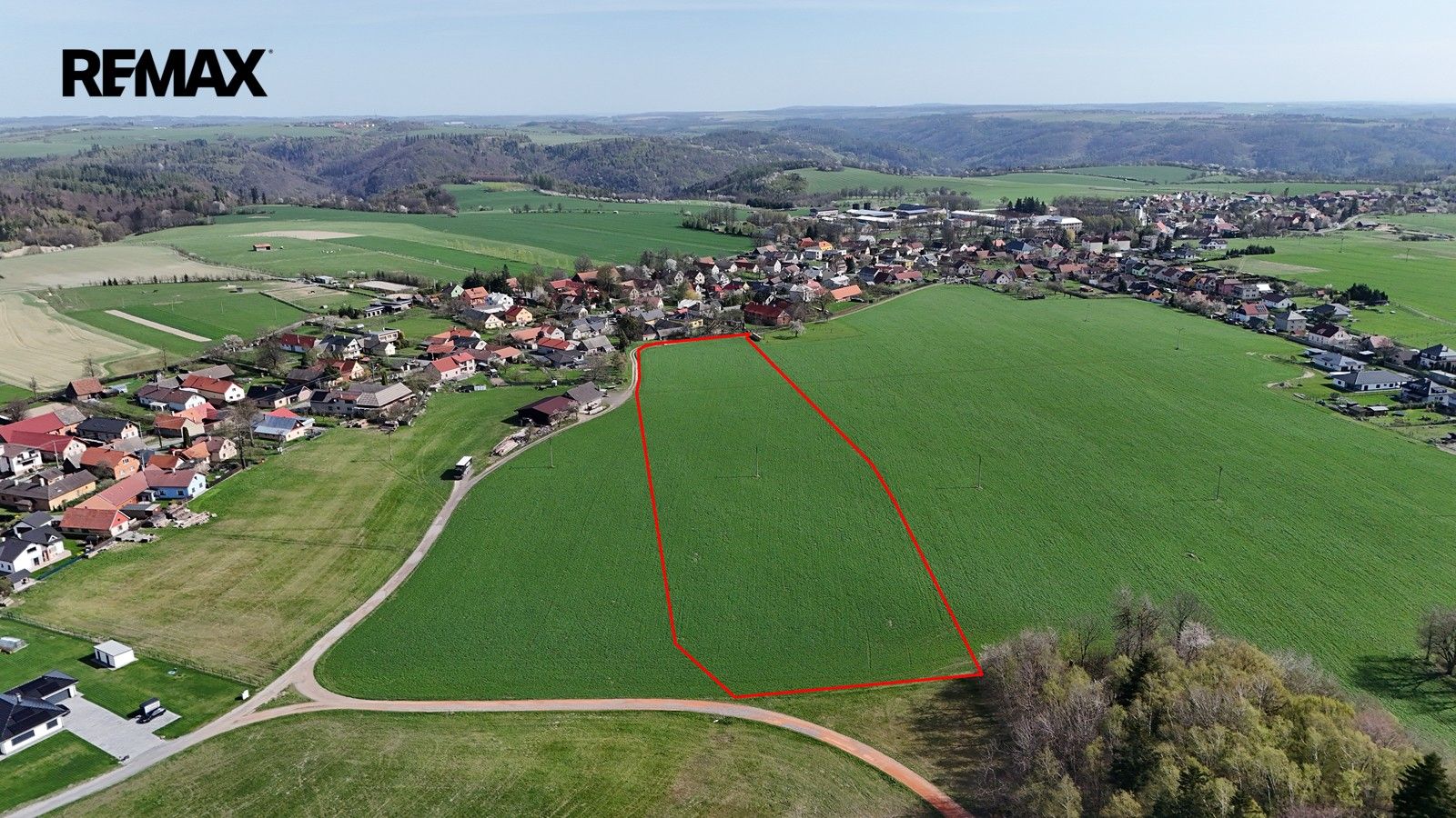 Prodej pozemku 24002 m² - foto 1