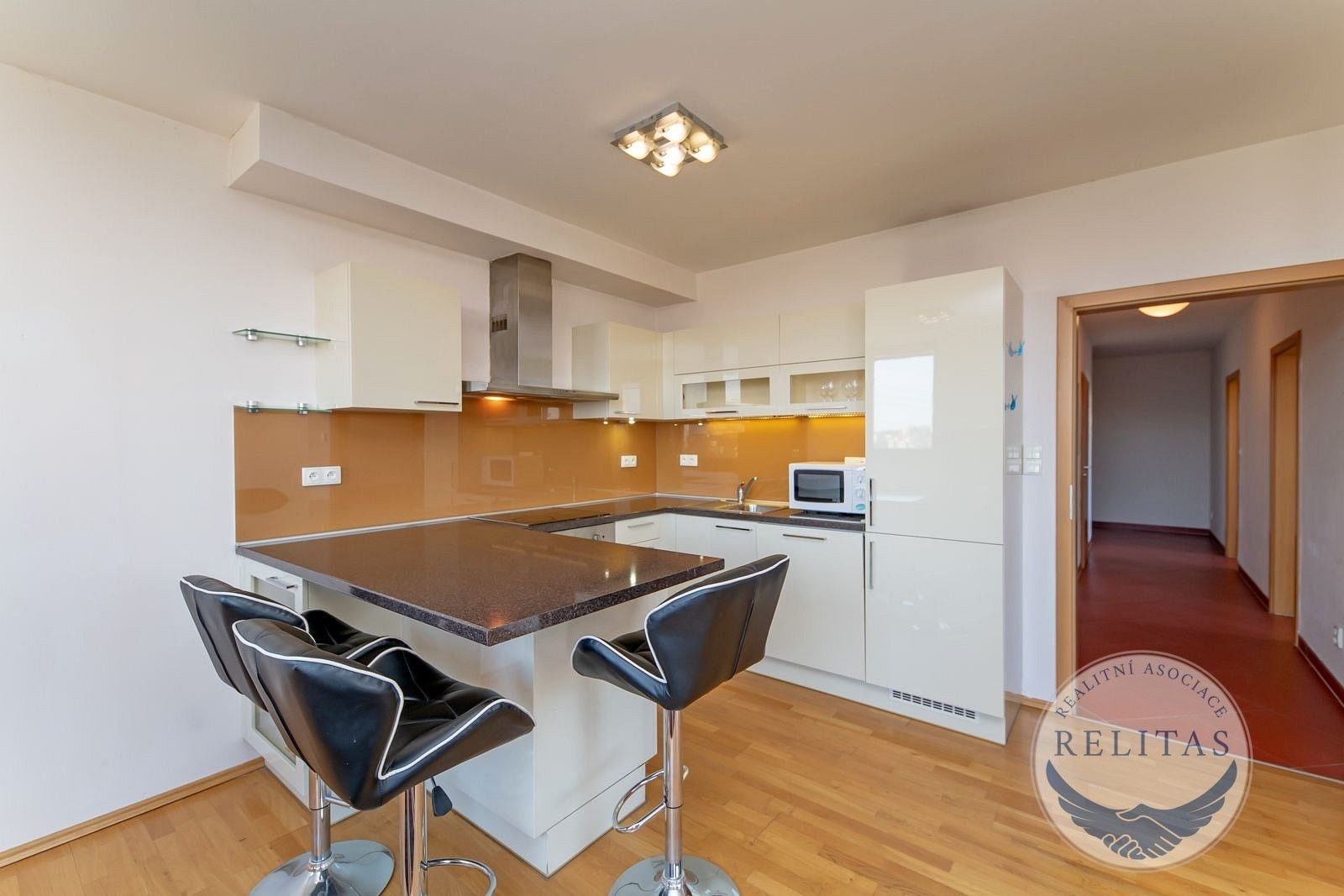 Pronájem bytu 3+kk 93 m² - foto 4