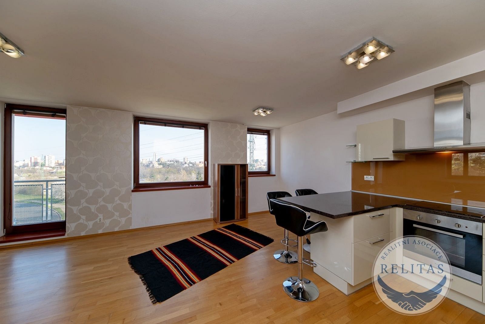 Pronájem bytu 3+kk 93 m² - foto 15