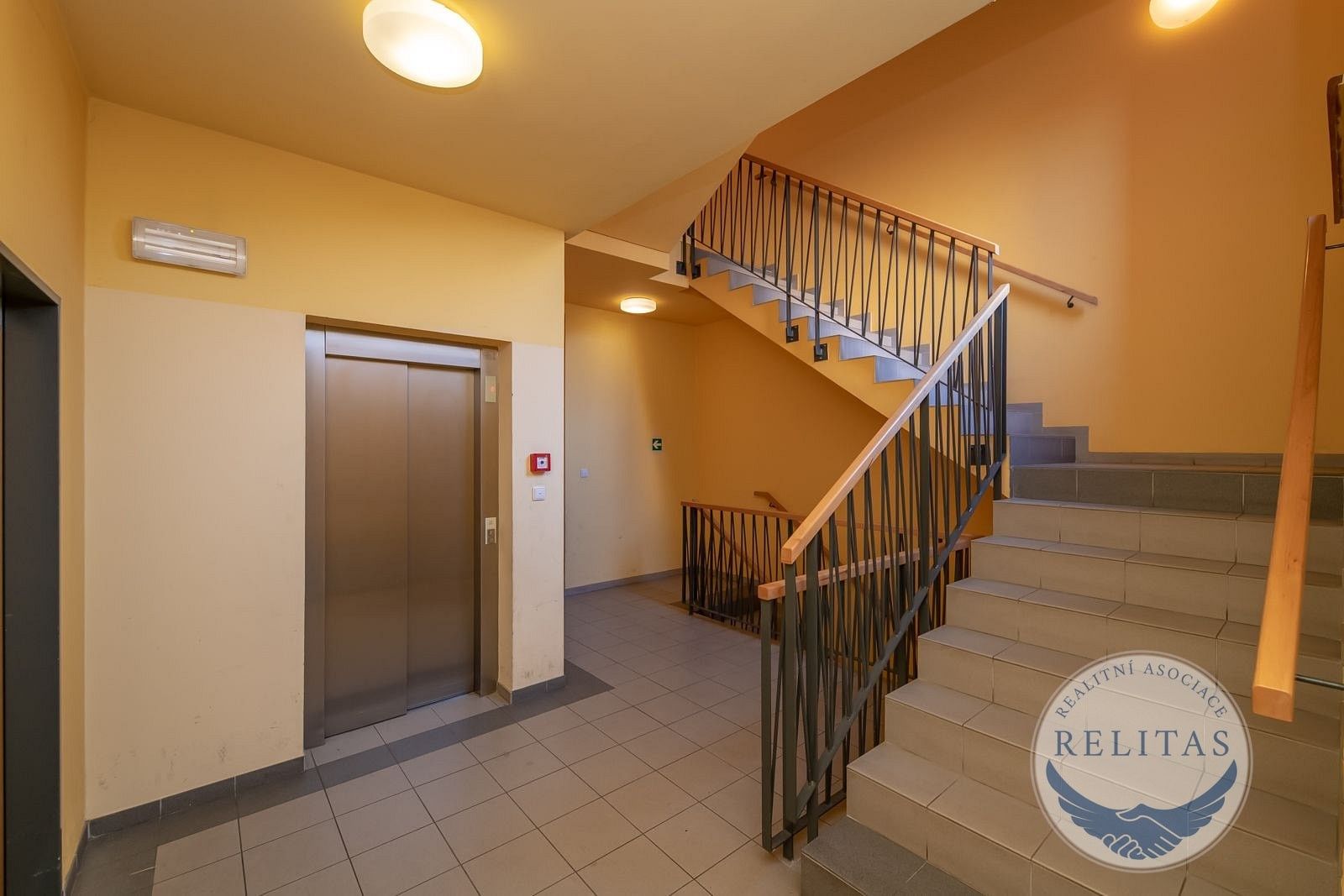 Pronájem bytu 3+kk 93 m² - foto 11