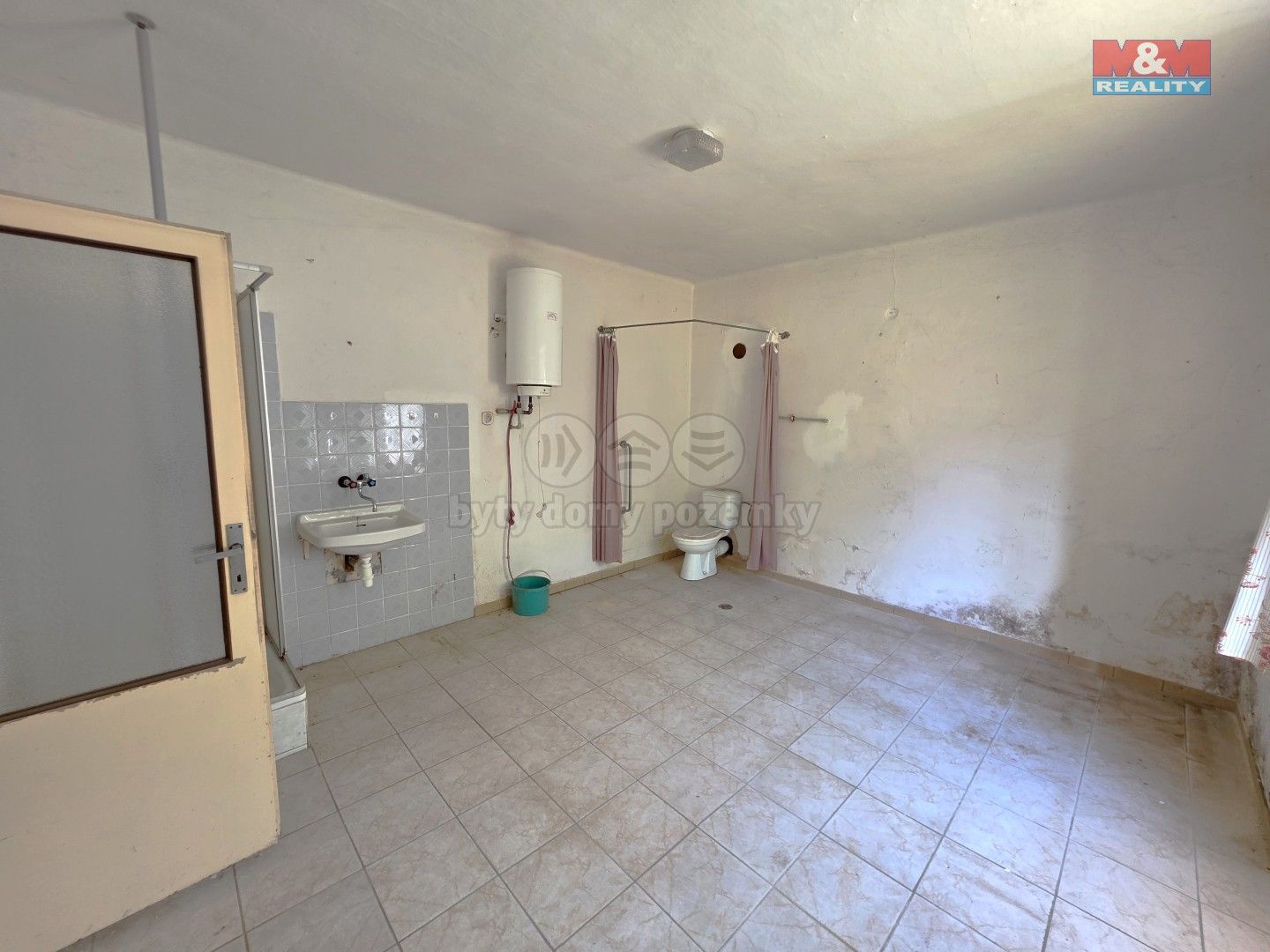 Prodej nemovitosti 238 m² - foto 3