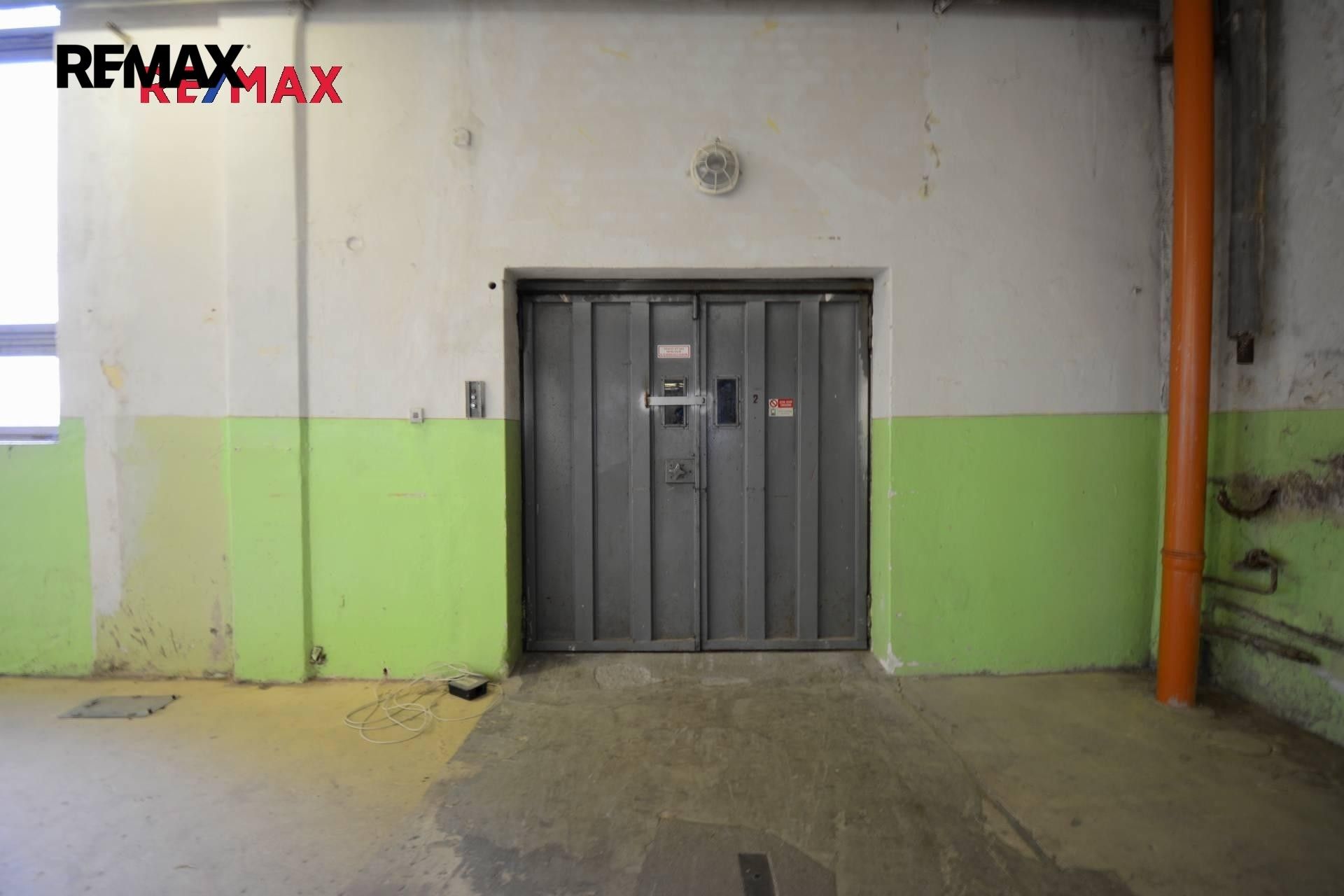 Pronájem komerčního prostoru 2756 m² - foto 5