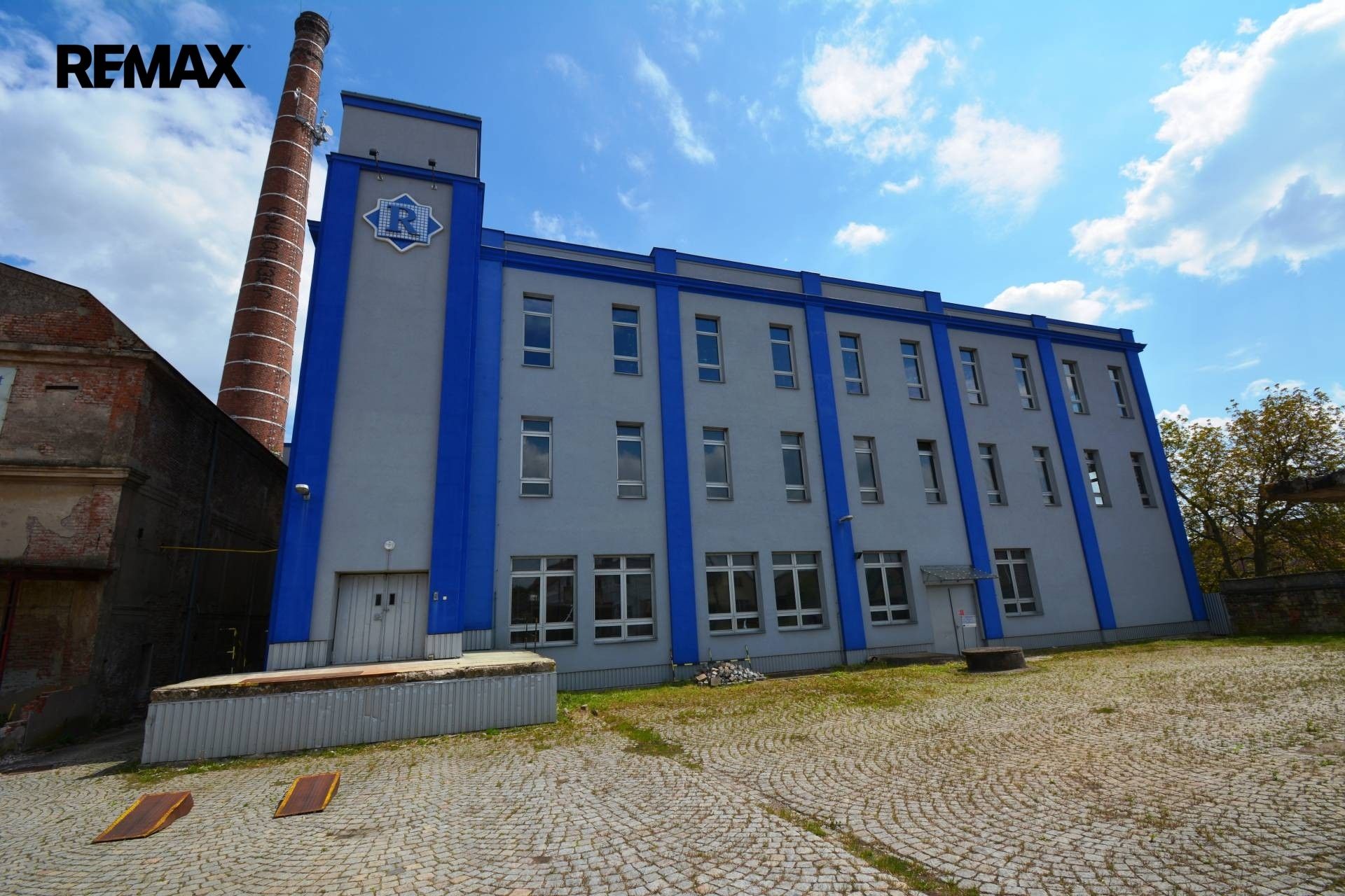 Pronájem komerčního prostoru 2756 m² - foto 1