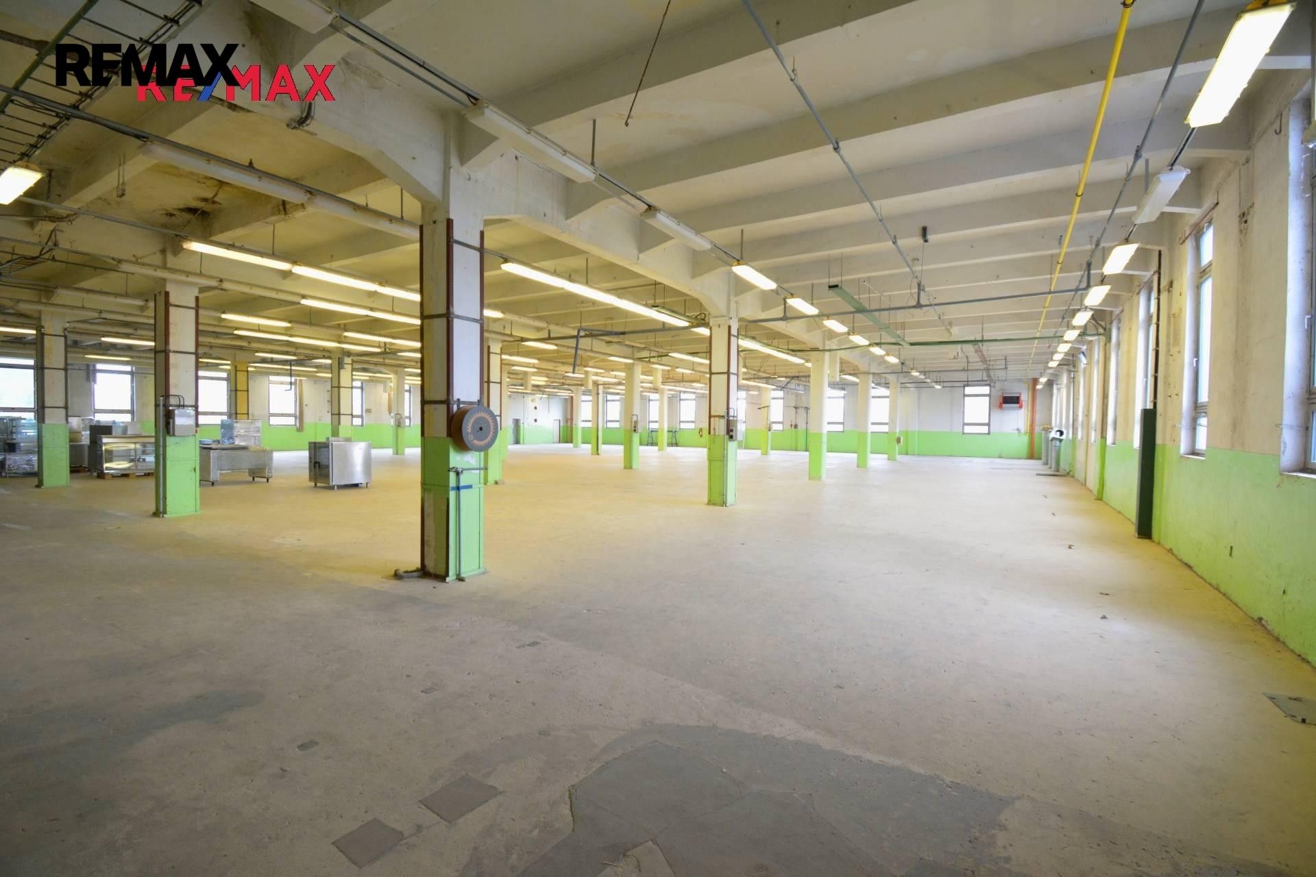 Pronájem komerčního prostoru 2756 m² - foto 7