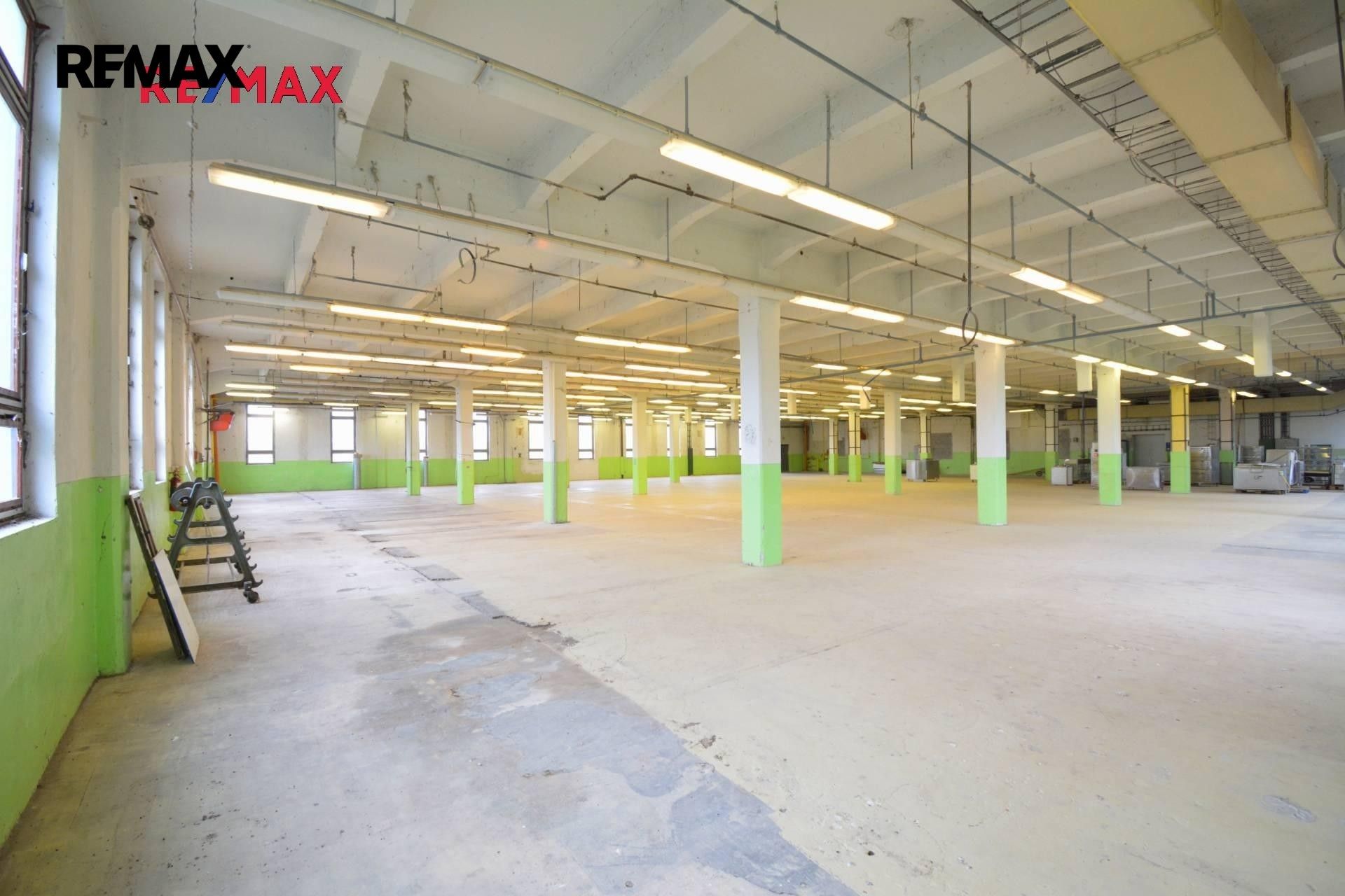 Pronájem komerčního prostoru 2756 m² - foto 4