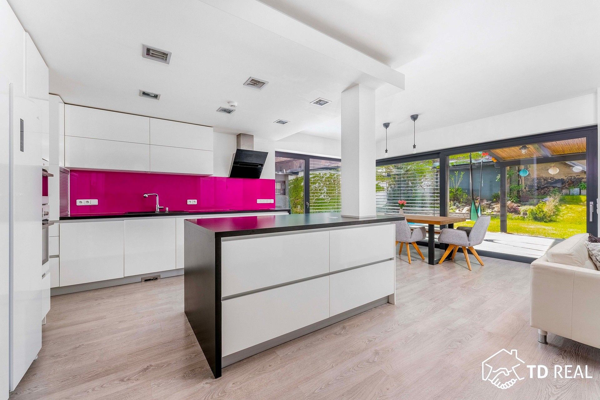 Prodej domu 228 m² - foto 1