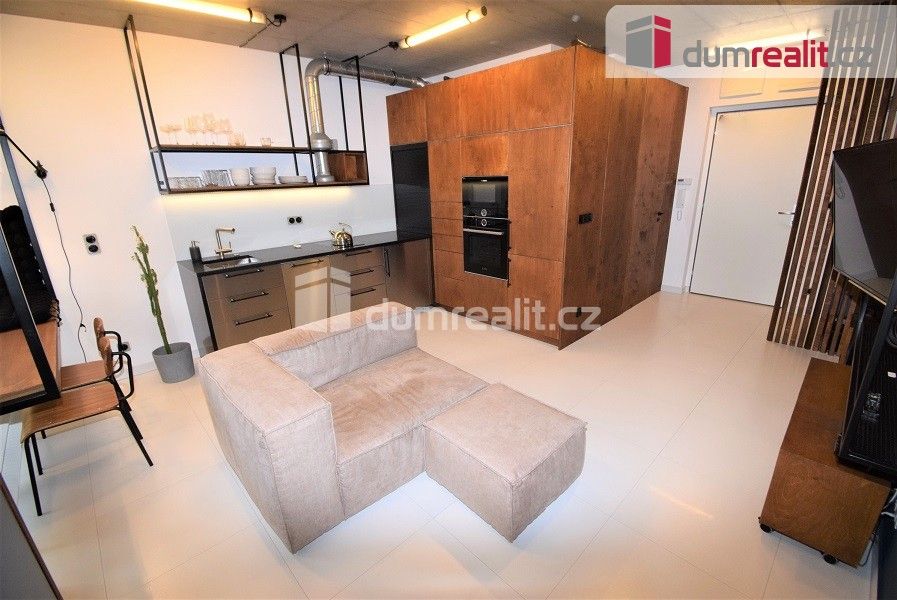 Pronájem bytu 1+kk 31 m² - foto 1
