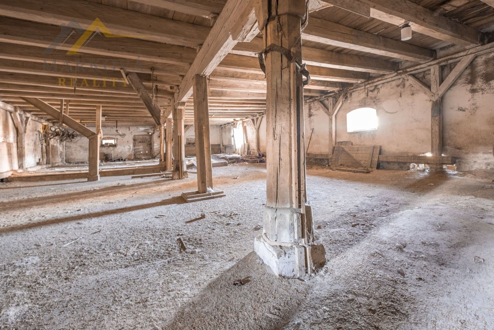 Prodej nemovitosti 2200 m² - foto 3
