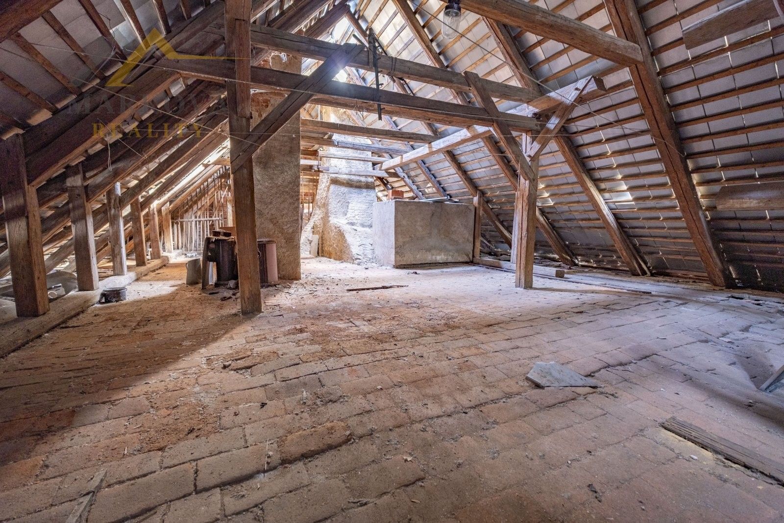 Prodej nemovitosti 2200 m² - foto 12