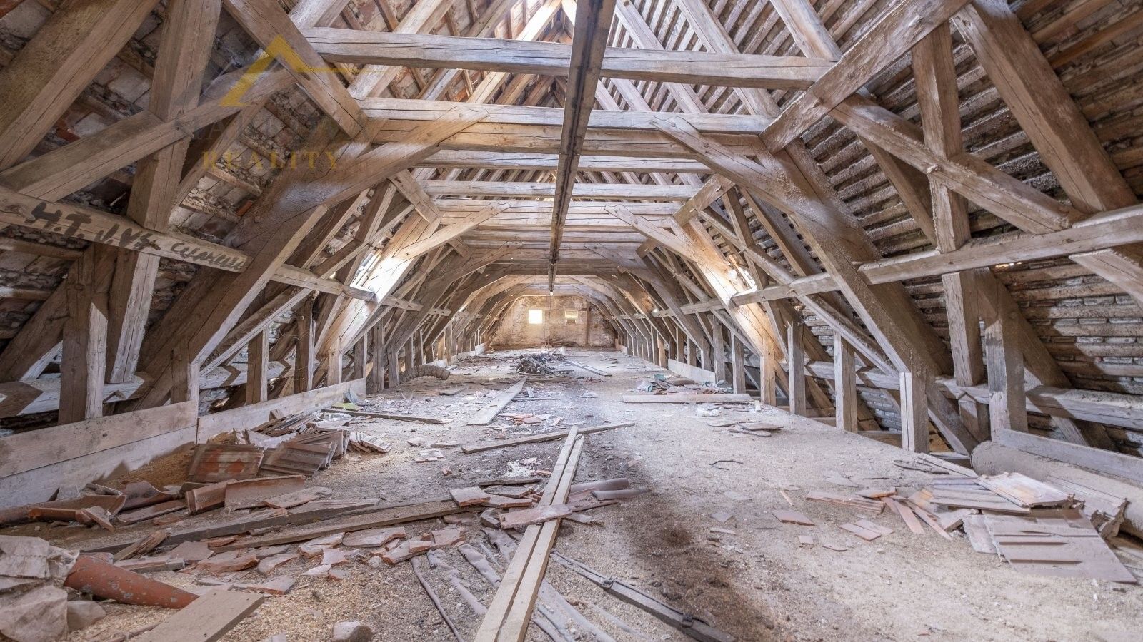 Prodej nemovitosti 2200 m² - foto 14