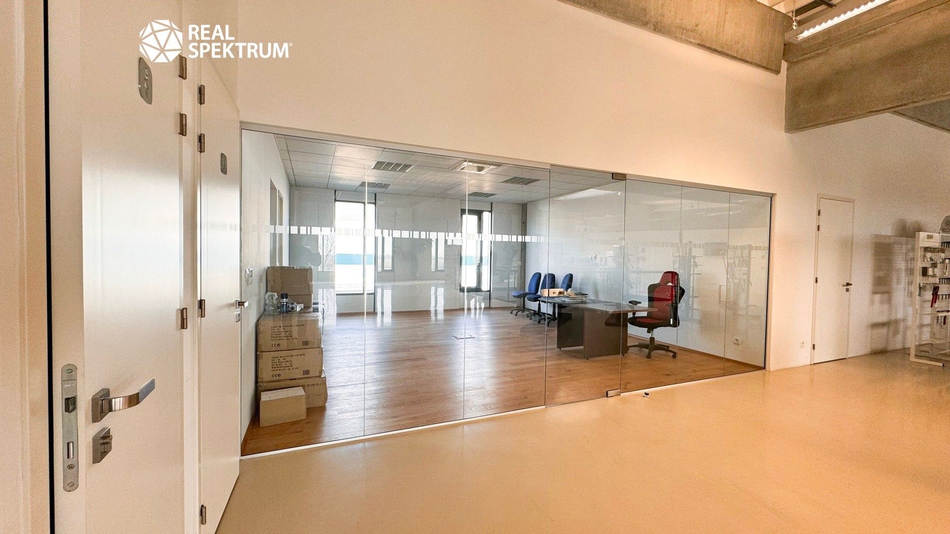 Pronájem komerčního prostoru 464 m² - foto 1
