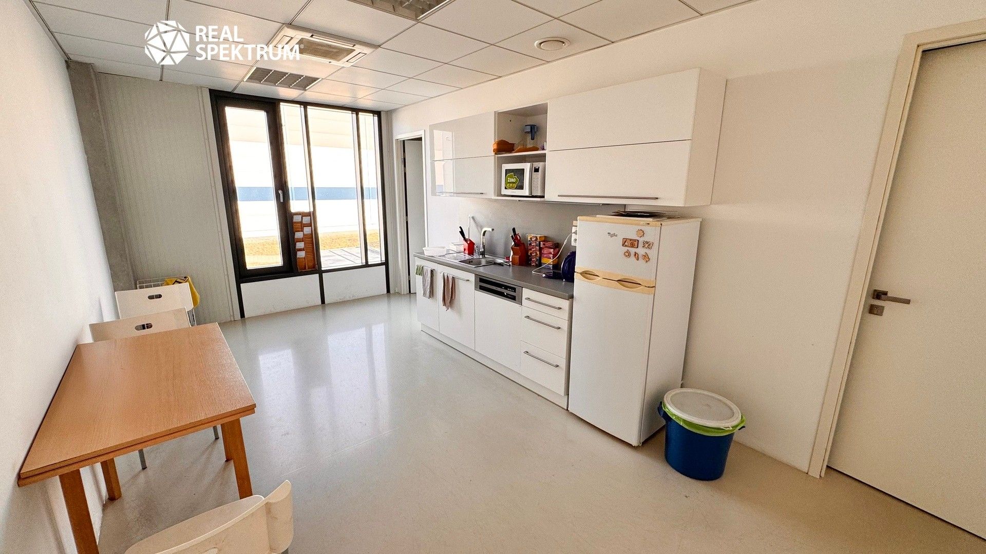 Pronájem komerčního prostoru 464 m² - foto 12