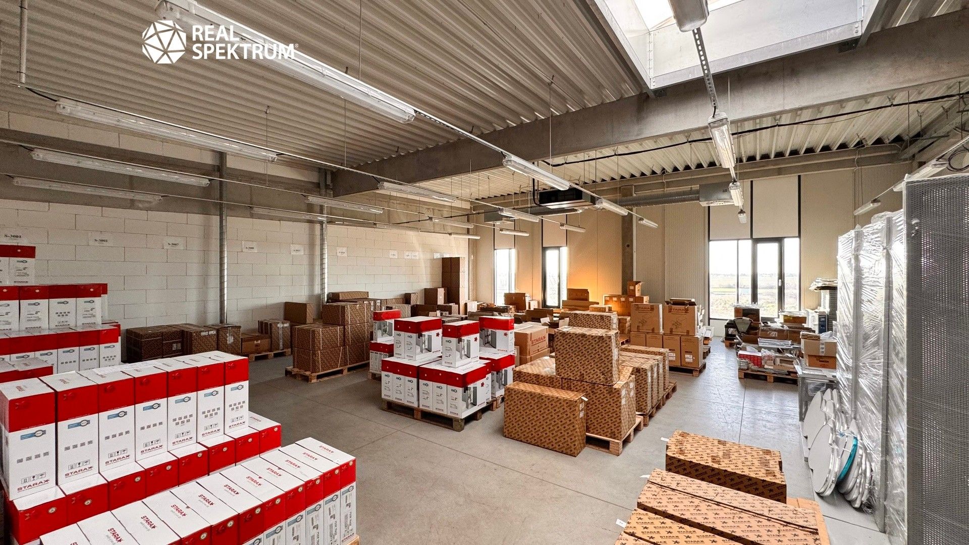 Pronájem komerčního prostoru 464 m² - foto 18
