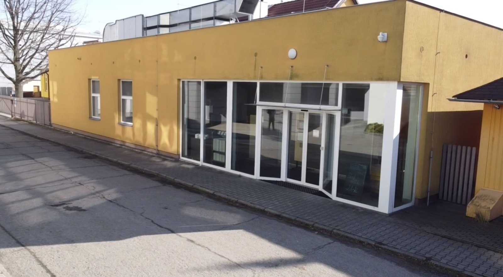 Prodej komerčního prostoru 420 m² - foto 2
