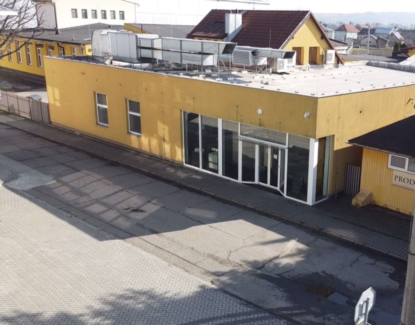 Prodej komerčního prostoru 420 m² - foto 1