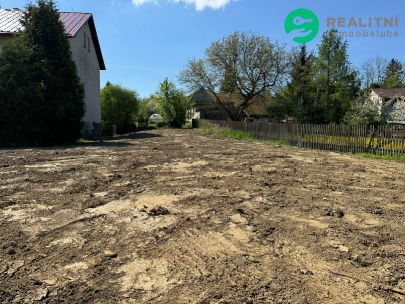 Prodej pozemku 1072 m² - foto 1