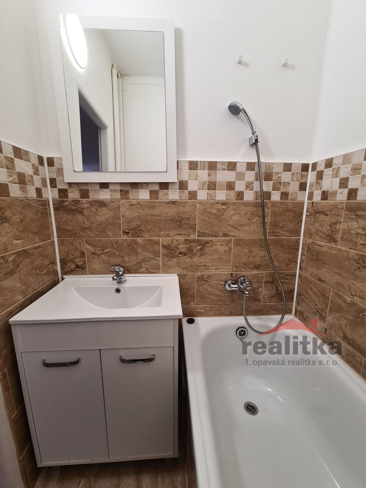 Pronájem bytu 2+1 56 m² - foto 9