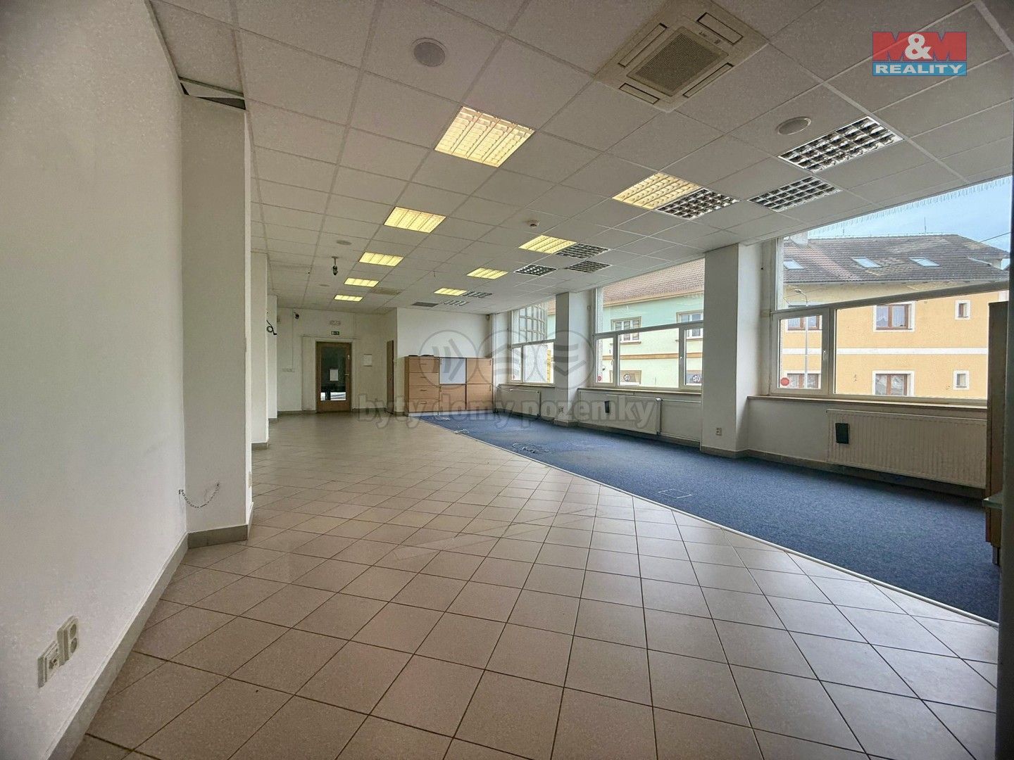 Pronájem komerčního prostoru 120 m² - foto 1