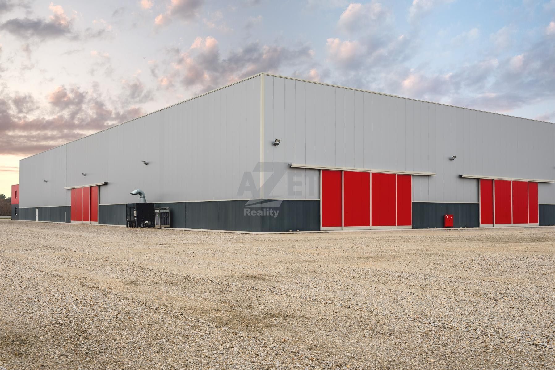 Pronájem komerčního prostoru 800 m² - foto 1