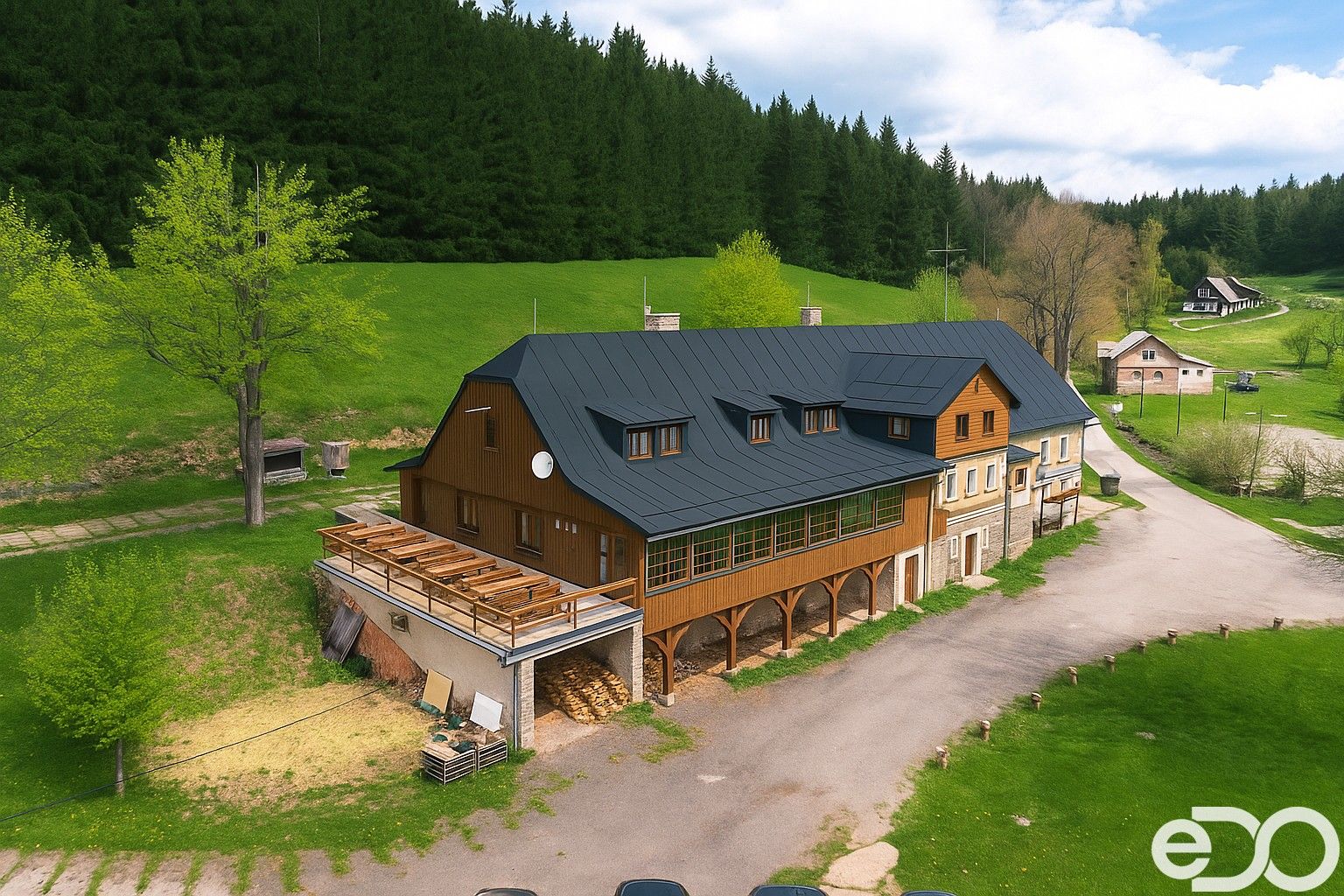 Prodej komerčního prostoru 1400 m² - foto 4