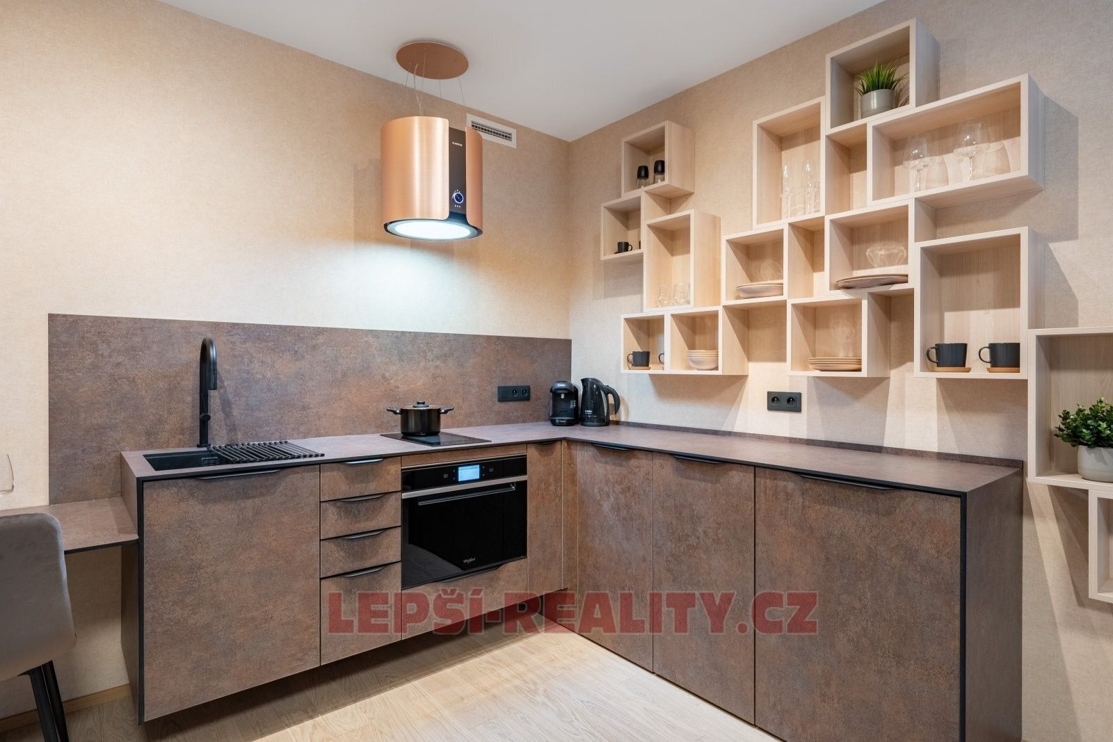 Pronájem bytu 1+kk 37 m² - foto 1
