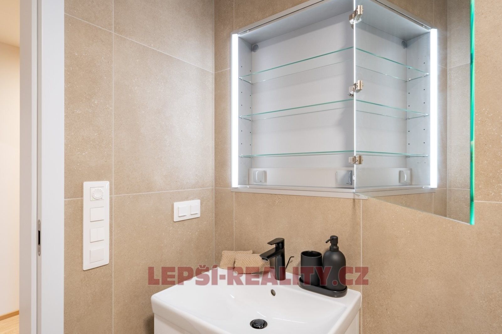 Pronájem bytu 1+kk 37 m² - foto 5
