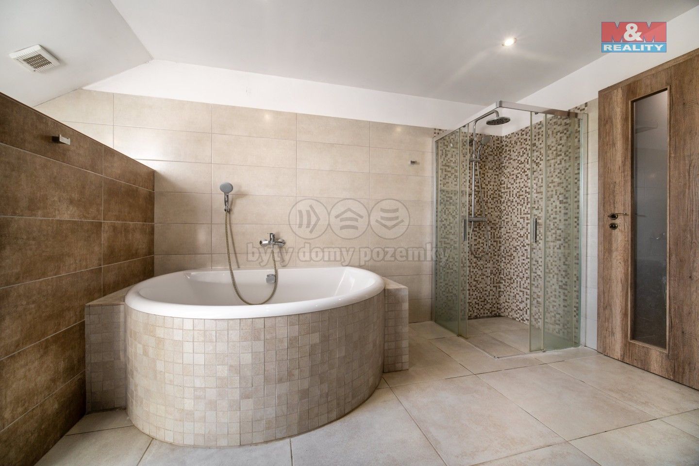 Prodej komerčního prostoru 290 m² - foto 23