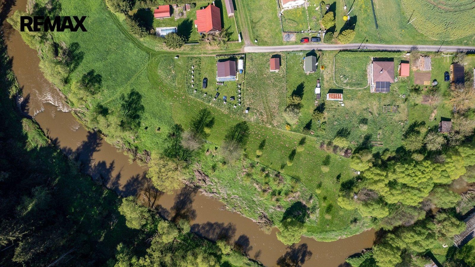 Prodej nemovitosti 2100 m² - foto 2
