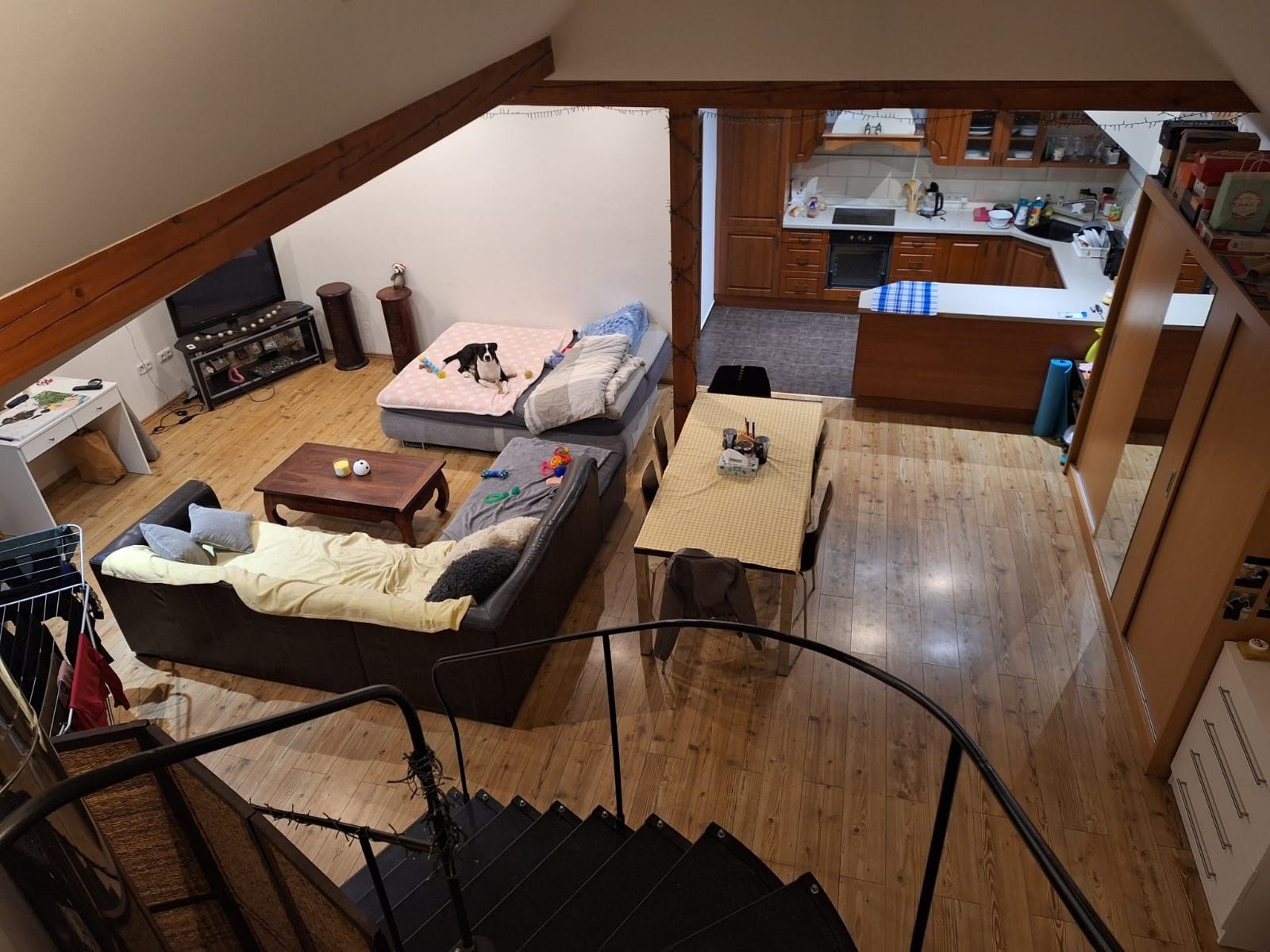 Pronájem bytu 2+kk 99 m² - foto 1