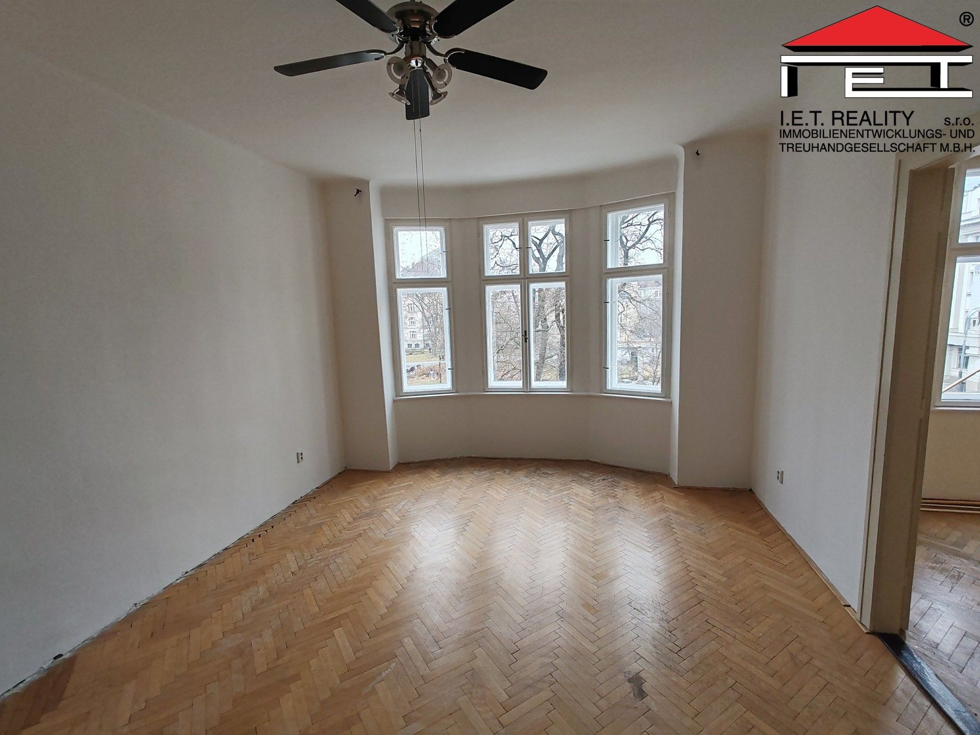 Pronájem bytu 2+1 93 m² - foto 4