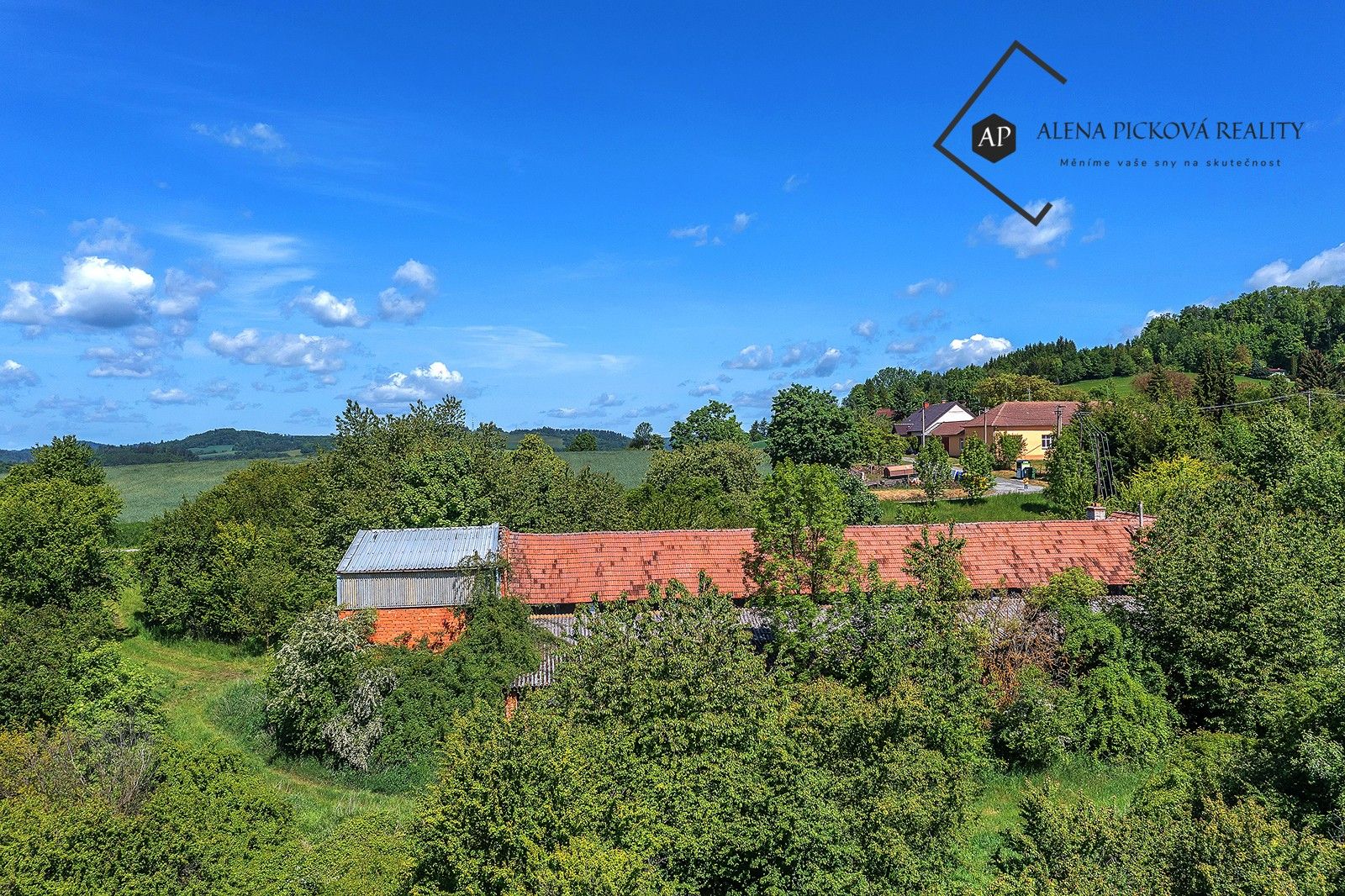 Prodej domu 1200 m² - foto 1