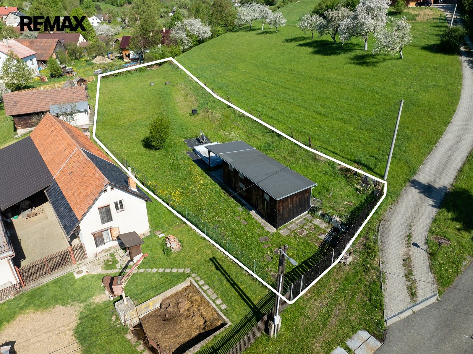 Prodej pozemku 1654 m² - foto 1