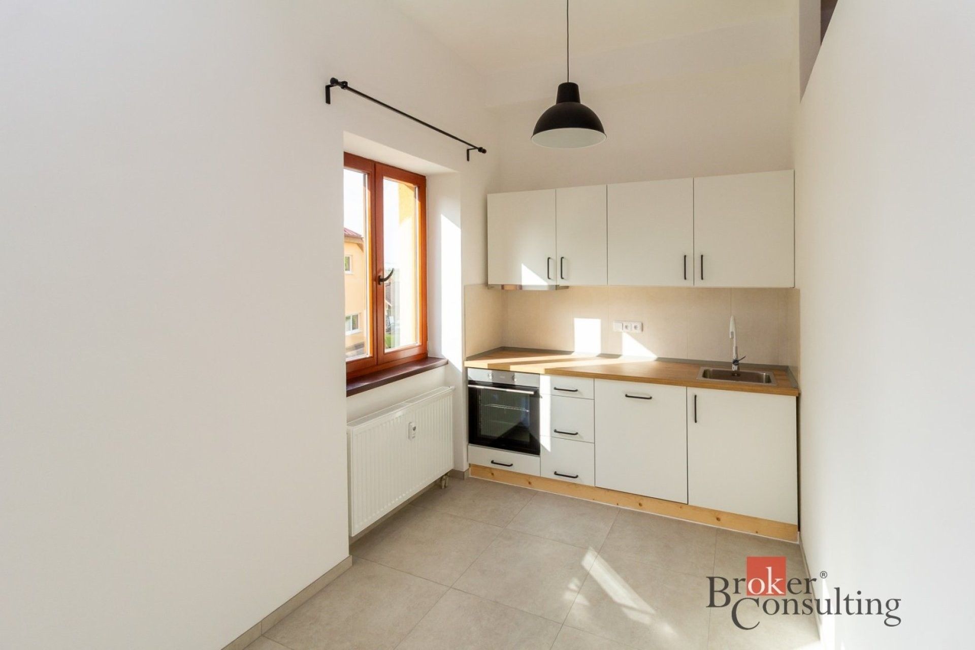 Pronájem bytu 1+kk 31 m² - foto 1