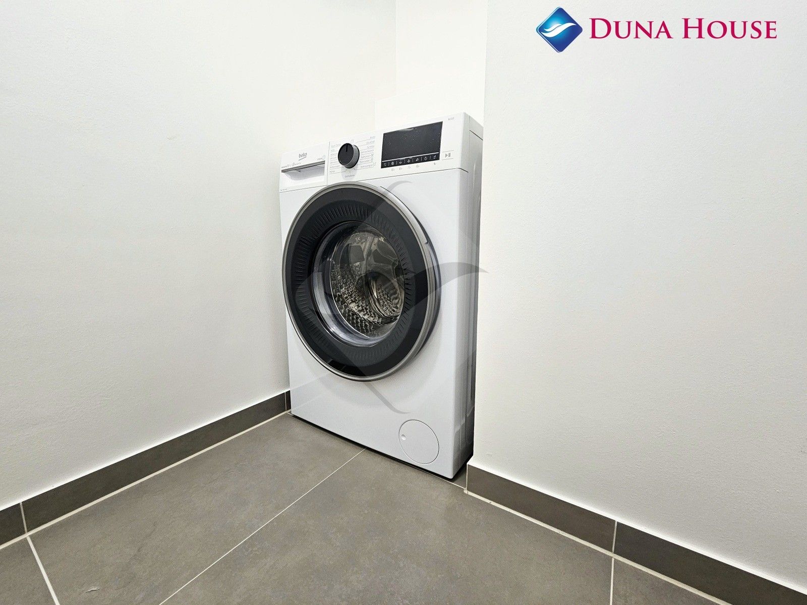 Pronájem bytu 1+kk 39 m² - foto 5