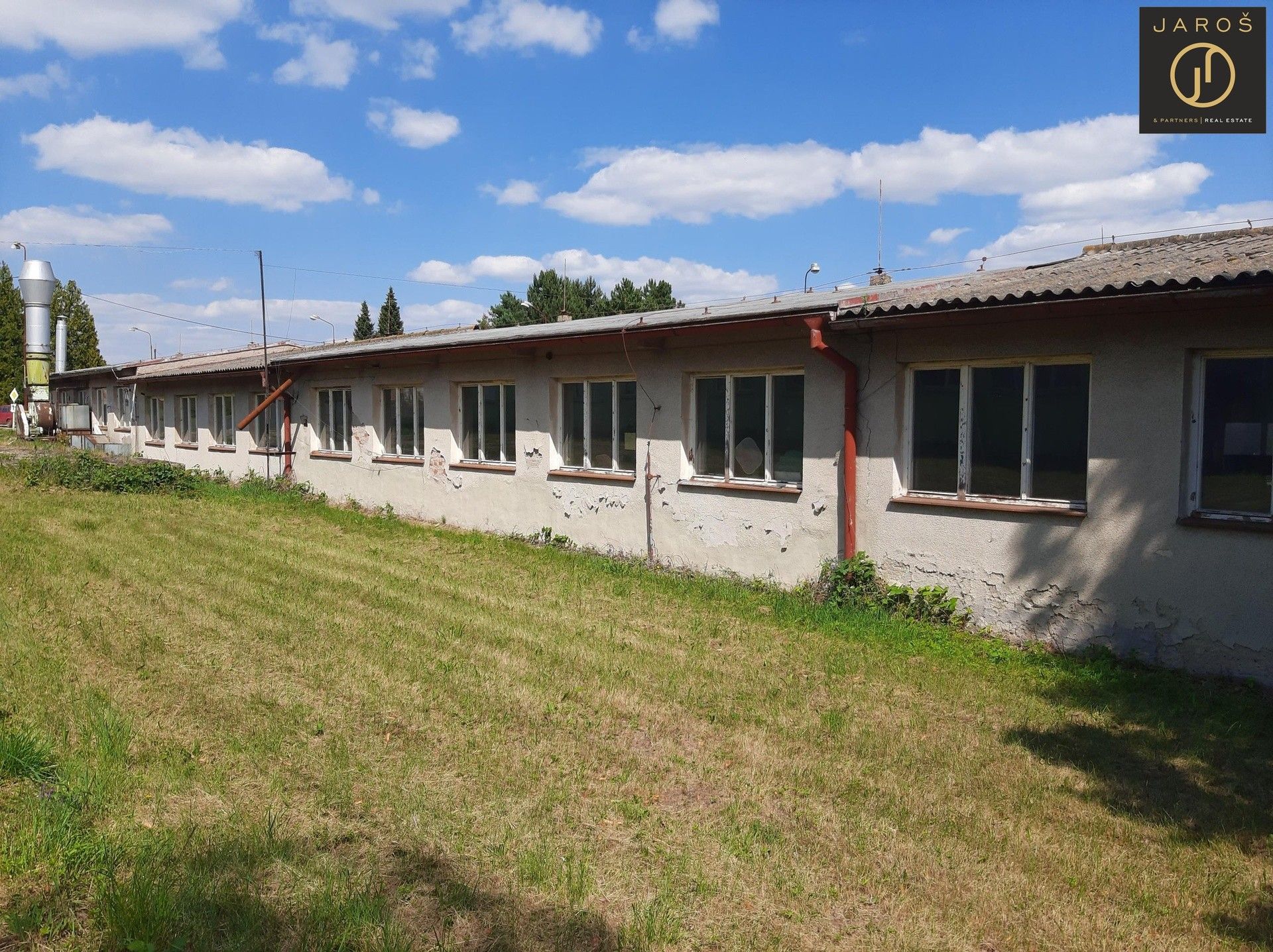Pronájem komerčního prostoru 895 m² - foto 2