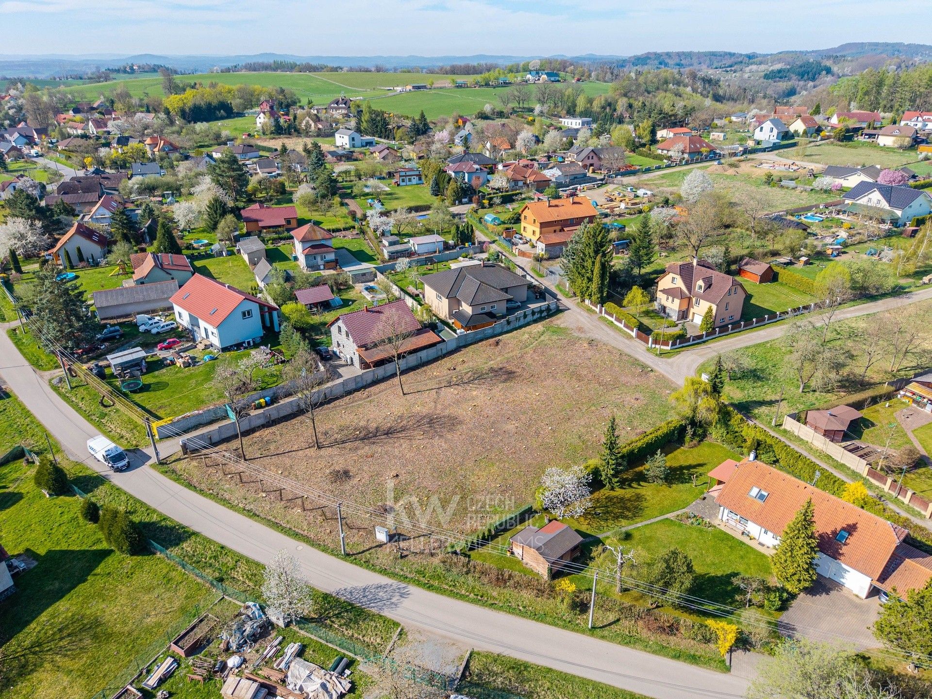 Prodej pozemku 1069 m² - foto 2