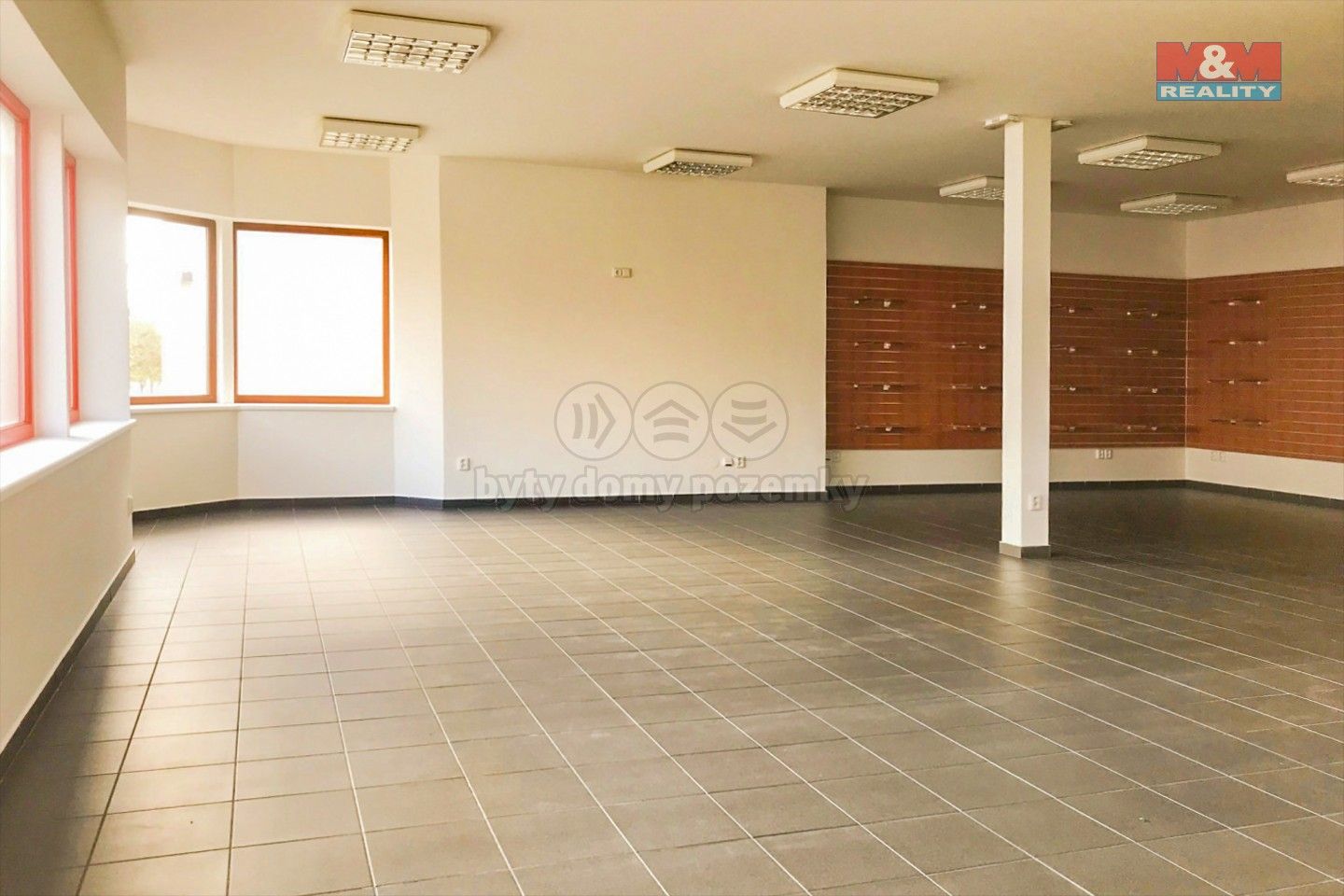 Prodej komerčního prostoru 300 m² - foto 7