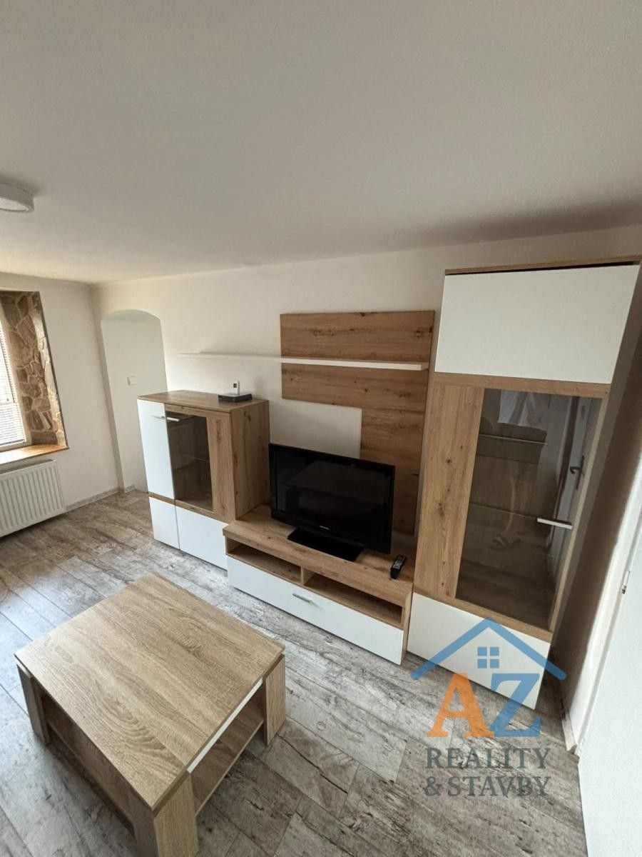 Pronájem bytu 1+1 50 m² - foto 3