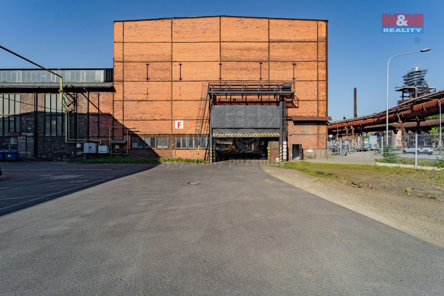 Pronájem komerčního prostoru 4488 m² - foto 1