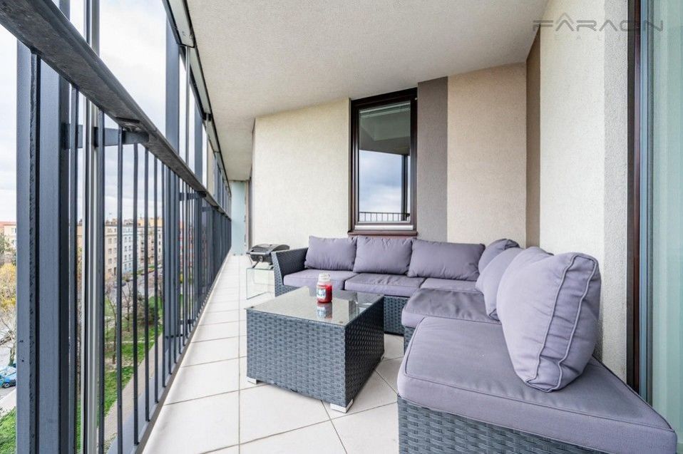 Pronájem bytu 2+kk 98 m² - foto 2