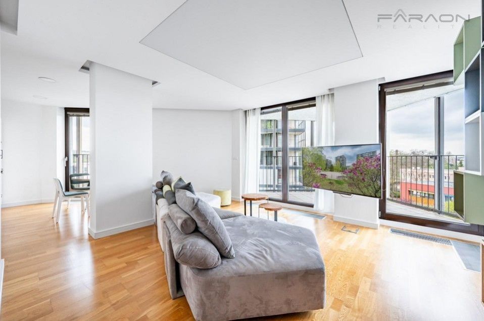 Pronájem bytu 2+kk 98 m² - foto 5